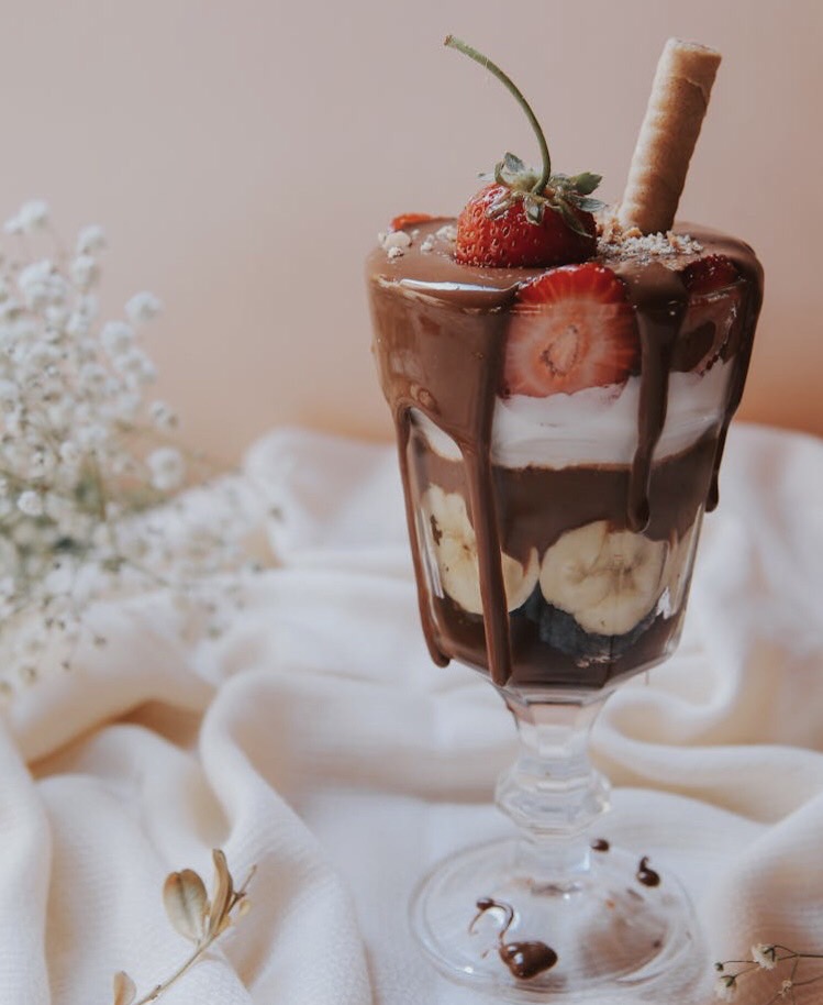 横浜リフレとは何か？どんなサービスなのか？料金相場、初心者向けガイド、安全に利用するための基礎知識、店舗型と個人型の違い、横浜エリア別の特徴まで中立的に解説します。