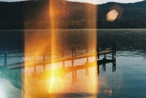 横浜という都市がなぜさびしさをまといやすいのかと横浜リフレがその孤独をどう受け止め回復の場所として機能するのかを静かに解説するページです