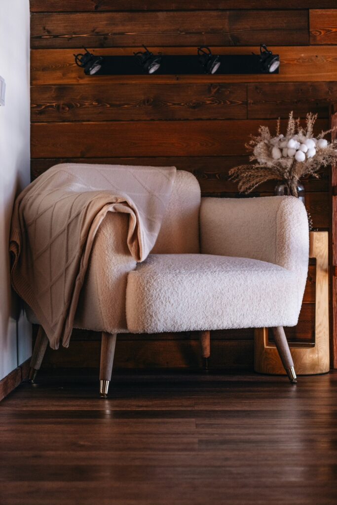 時間は流れても感情は流れを止められる。 モカティックは記憶の中に残る空間を設計する横浜リフレ。 ここで過ごす数分があなたの中で永遠になる。