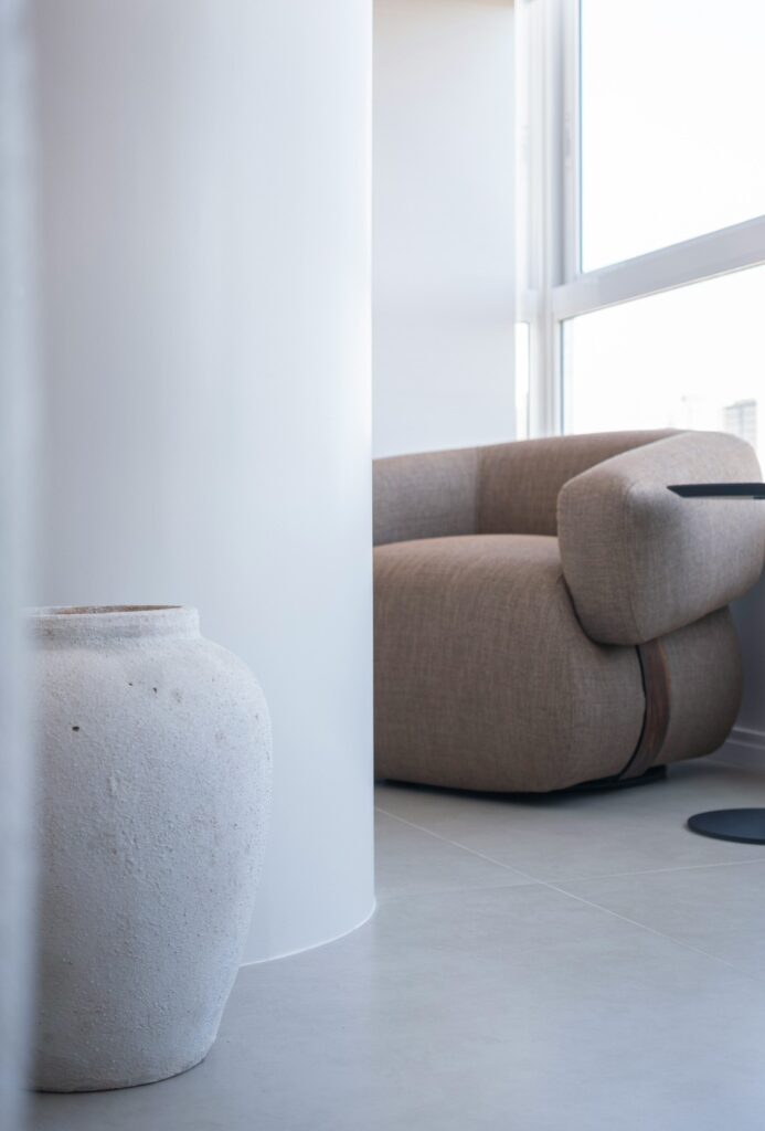 横浜リフレの構造を再定義。風俗でもJKリフレでもない透明で選べる癒しのデザイン。モカティックが描く、働く人と訪れる人のための新しい感情経済。