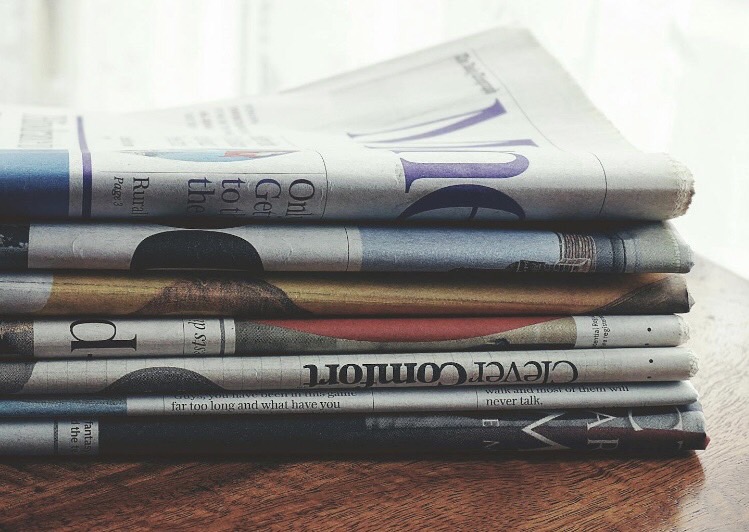 求人媒体に依存し、SNSでの情報発信を避け、仕事してるアピールだけが強いお店はどうなっていくのか。媒体依存のリスク、SNSをやらないことで起こること、仕事アピール文化の悪影響、そしてその先に待っている未来を論理的にシミュレーションします。