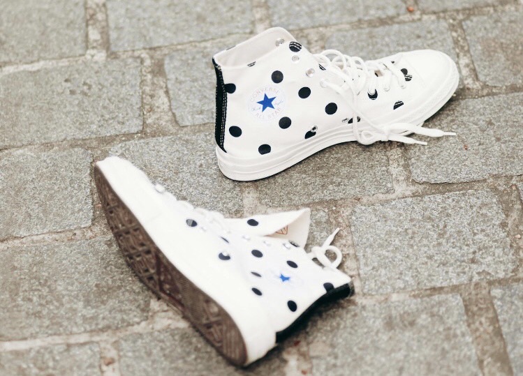 リフレで働く女の子たちは、この空間の中でひとつの物語を生きている主人公。横浜リフレという舞台の意味を言葉にした。