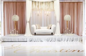 横浜の添い寝リフレをただの癒しサービスではなく現代版・都市の神社として捉え直すコラム。横浜という街の空気、添い寝リフレの距離感、孤独やメンタルとの関係を心理学的・都市論的にやさしく解説します。